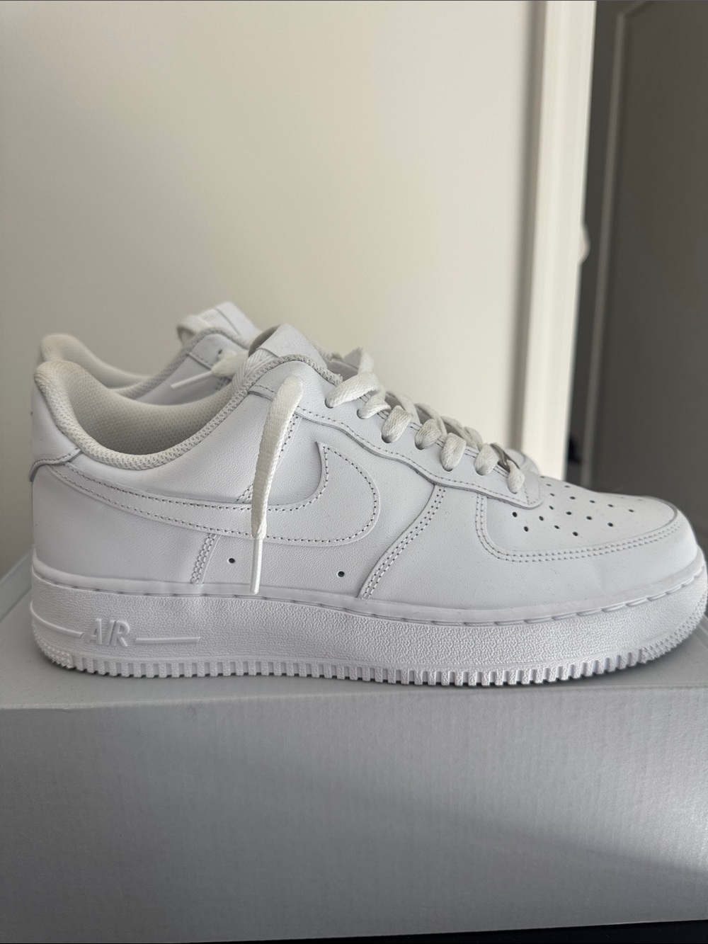 9.5 Air Force Ones - Awesome condition